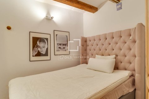 Apartment for sale in Barcelona, Spain 3 bedrooms, 91 sq.m. No. 167963 - photo 17