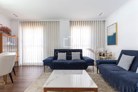 Apartment for sale in Sant Just Desvern, Barcelona, Spain 4 bedrooms, 116 sq.m. No. 167960 - photo 24