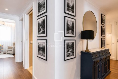 Apartment for sale in Sant Just Desvern, Barcelona, Spain 4 bedrooms, 116 sq.m. No. 167960 - photo 28