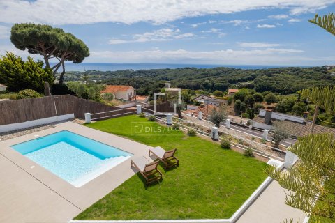 Villa à vendre à Sant Pol de Mar, Barcelona, Espagne, 4 chambres, 250 m2 No. 167961 - photo 2