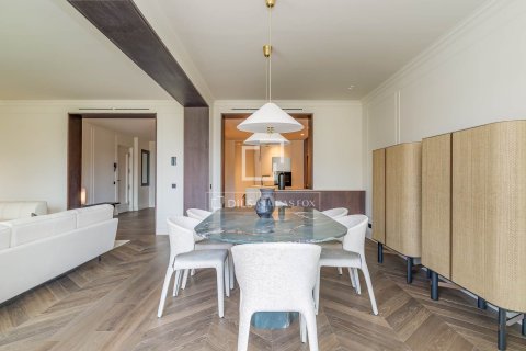 Apartment for sale in Barcelona, Spain 3 bedrooms, 211 sq.m. No. 167959 - photo 10