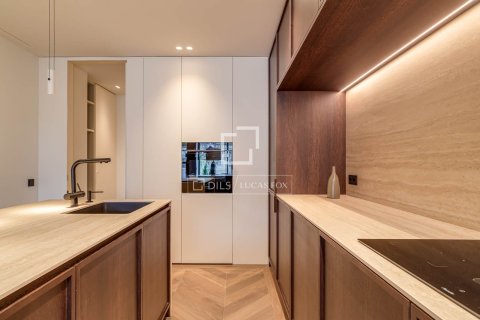 Apartment for sale in Barcelona, Spain 3 bedrooms, 211 sq.m. No. 167959 - photo 13
