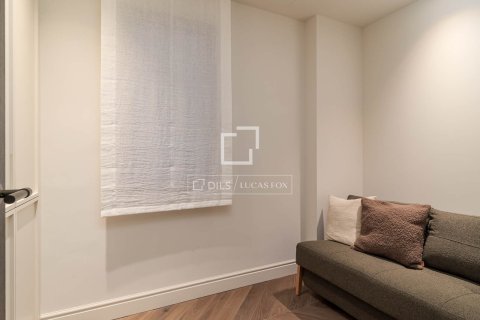 Apartment for sale in Barcelona, Spain 3 bedrooms, 211 sq.m. No. 167959 - photo 23