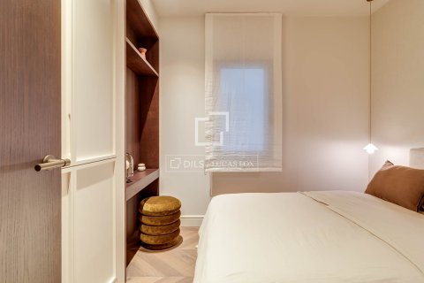 Apartment for sale in Barcelona, Spain 3 bedrooms, 211 sq.m. No. 167959 - photo 19