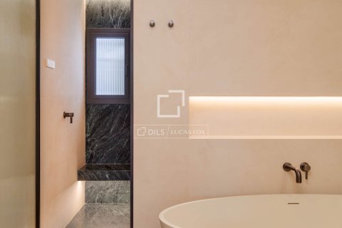 Apartment for sale in Barcelona, Spain 3 bedrooms, 211 sq.m. No. 167959 - photo 29