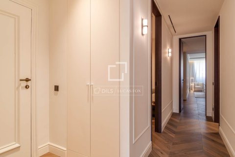 Apartment for sale in Barcelona, Spain 3 bedrooms, 211 sq.m. No. 167959 - photo 20