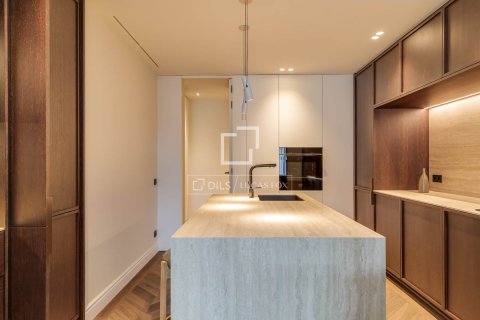 Apartment for sale in Barcelona, Spain 3 bedrooms, 211 sq.m. No. 167959 - photo 12