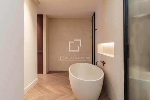 Apartment for sale in Barcelona, Spain 3 bedrooms, 211 sq.m. No. 167959 - photo 27