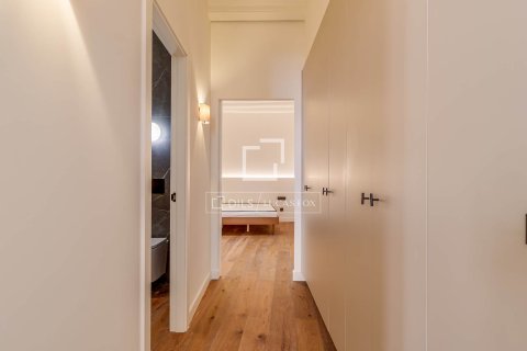 Apartment for sale in Barcelona, Spain 2 bedrooms, 101 sq.m. No. 167962 - photo 5