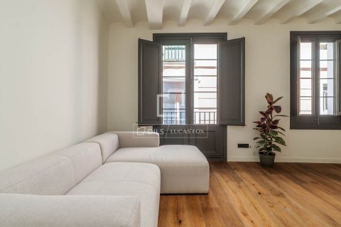 Apartment for sale in Barcelona, Spain 2 bedrooms, 101 sq.m. No. 167962 - photo 2