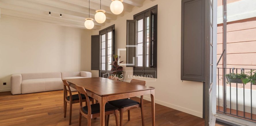 Apartment in Barcelona, Spain 2 bedrooms, 101 sq.m. No. 167962