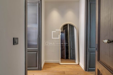 Apartment for sale in Barcelona, Spain 2 bedrooms, 101 sq.m. No. 167962 - photo 24