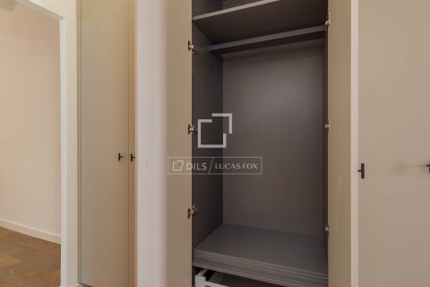 Apartment for sale in Barcelona, Spain 2 bedrooms, 101 sq.m. No. 167962 - photo 6
