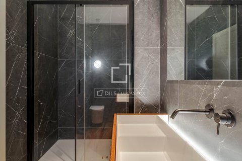 Apartment for sale in Barcelona, Spain 2 bedrooms, 101 sq.m. No. 167962 - photo 11