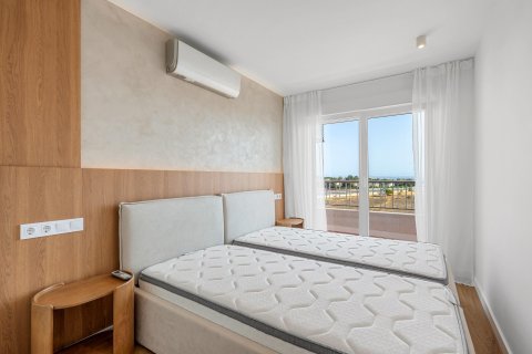 Продажа квартиры в Пунта Прима, Аликанте, Испания 2 спальни, 70м2 №190273 - фото 2