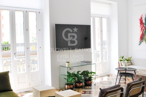 Huoneisto vuokrattavana Valencia, Espanja, 3 makuuhuonetta, 129 m2 No. 178413 - kuva 2
