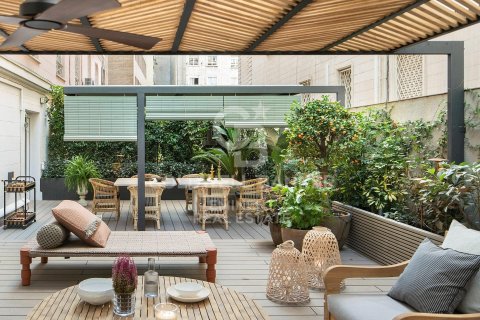 Huoneisto Barcelona, Espanja 7 makuuhuonetta, 400 m2 No. 178411
