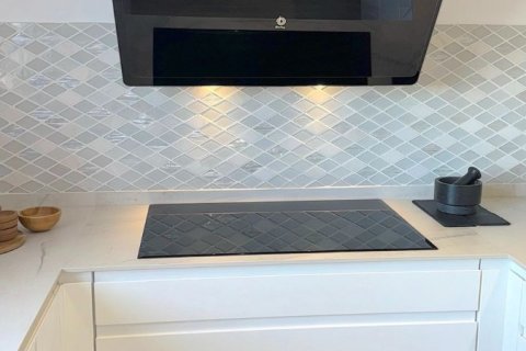 Villa for sale in L'Alfàs del Pi, Alicante, Spain 4 bedrooms, 350 sq.m. No. 149977 - photo 8