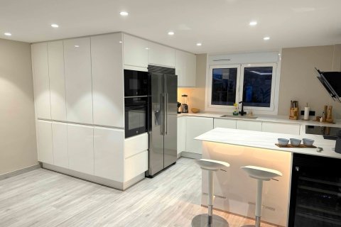 Villa for sale in L'Alfàs del Pi, Alicante, Spain 4 bedrooms, 350 sq.m. No. 149977 - photo 9