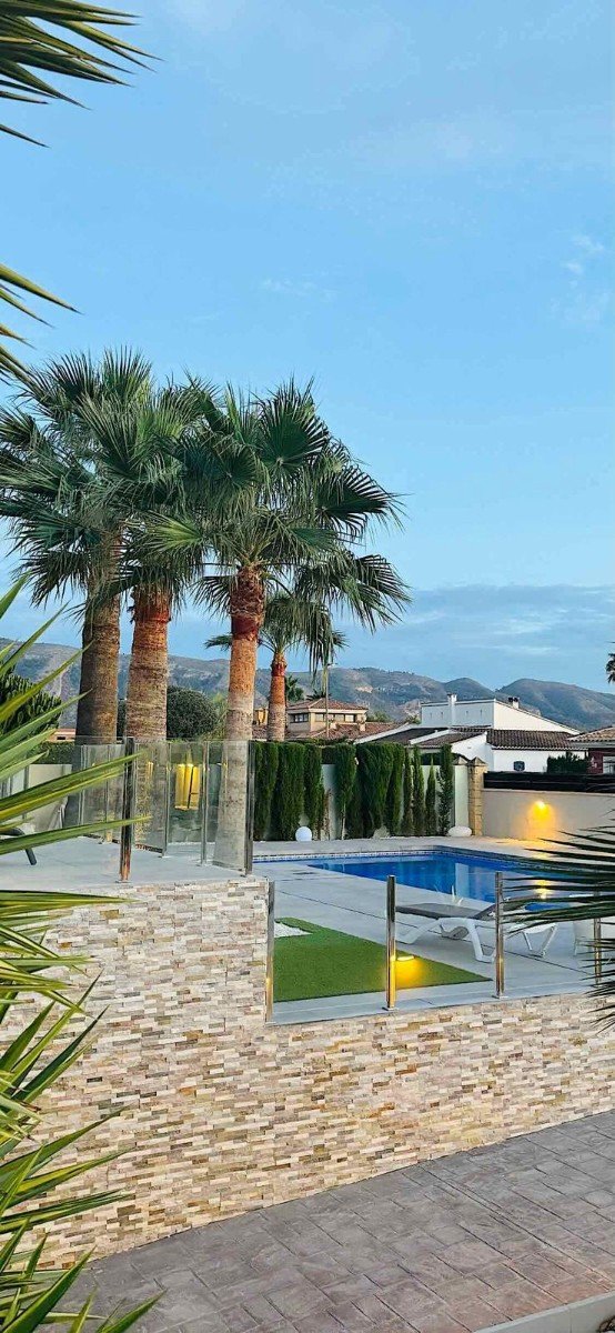Villa i L'Alfàs del Pi, Alicante, Spanien 4 sovrum, 350 kvm. Nr. 149977