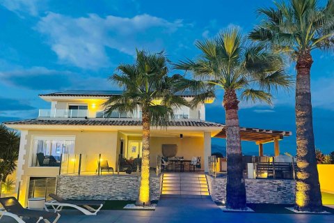 Villa in L'Alfàs del Pi, Alicante, Spain 4 bedrooms, 350 sq.m. No. 149977