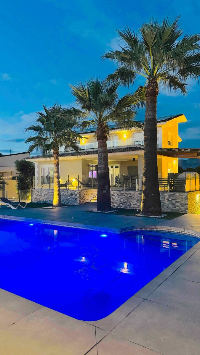 Villa i L'Alfàs del Pi, Alicante, Spanien 4 sovrum, 350 kvm. Nr. 149977