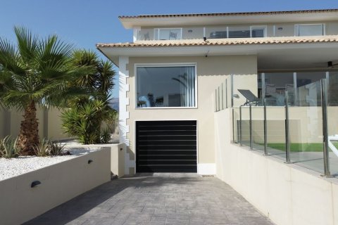 Villa for sale in L'Alfàs del Pi, Alicante, Spain 4 bedrooms, 350 sq.m. No. 149977 - photo 28
