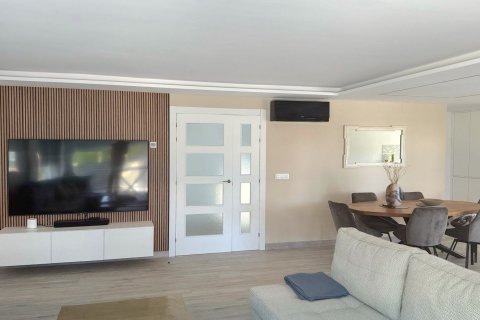 Villa for sale in L'Alfàs del Pi, Alicante, Spain 4 bedrooms, 350 sq.m. No. 149977 - photo 6