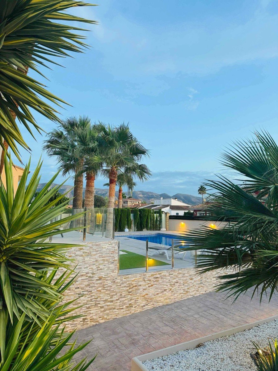 Villa i L'Alfàs del Pi, Alicante, Spanien 4 sovrum, 350 kvm. Nr. 149977