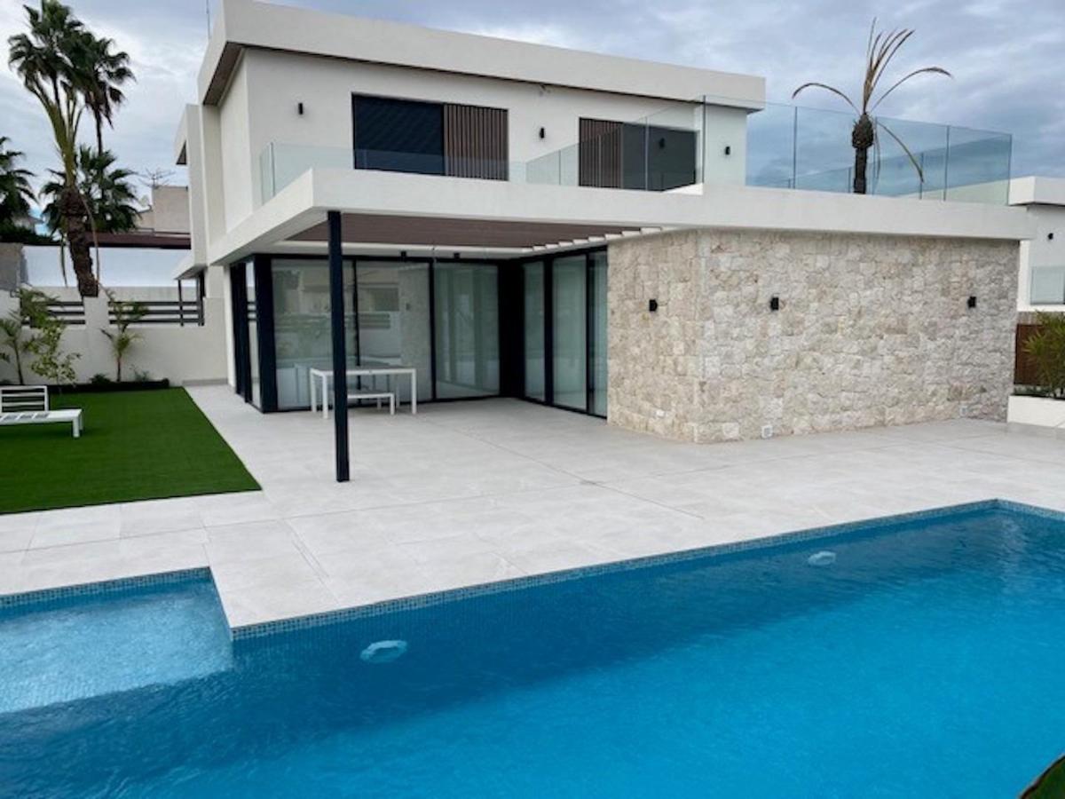 Villa en Alicante, España 3 dormitorios, 130 m2 No. 112922