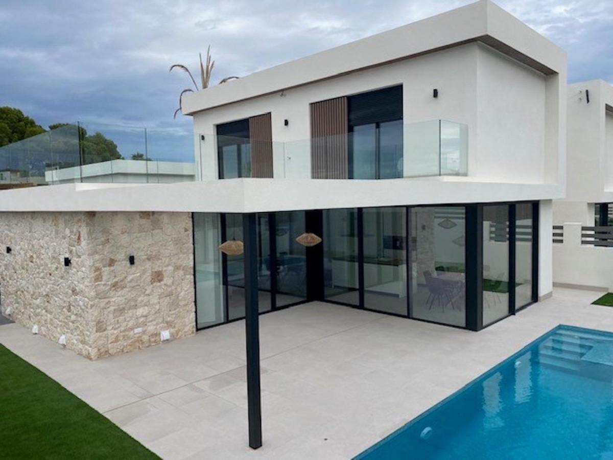 Villa en Alicante, España 3 dormitorios, 130 m2 No. 112922