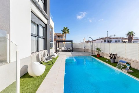 Villa zum Verkauf Alicante, Spanien 2 Schlafzimmer, 147 m2 Nr. 112964 - Foto 1