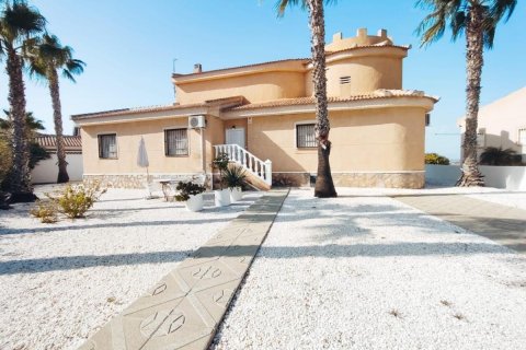Villa en venta Ciudad Quesada, Alicante, España 5 dormitorios, 208 m2 No. 112924 - foto 2