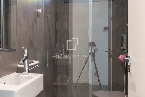 Huvila vuokrattavana Castelldefels, Barcelona, Espanja, 5 makuuhuonetta, 362 m2 No. 192871 - kuva 24