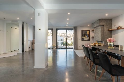 Huvila vuokrattavana Castelldefels, Barcelona, Espanja, 5 makuuhuonetta, 362 m2 No. 192871 - kuva 14
