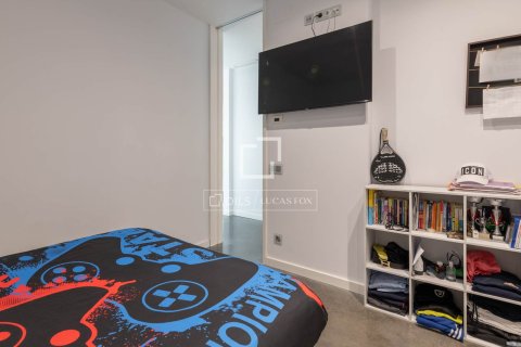 Huvila vuokrattavana Castelldefels, Barcelona, Espanja, 5 makuuhuonetta, 362 m2 No. 192871 - kuva 21