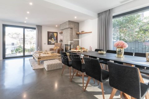 Huvila vuokrattavana Castelldefels, Barcelona, Espanja, 5 makuuhuonetta, 362 m2 No. 192871 - kuva 11