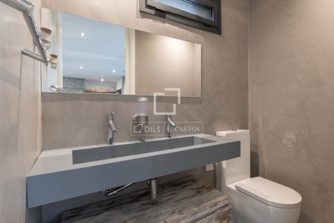 Huvila vuokrattavana Castelldefels, Barcelona, Espanja, 5 makuuhuonetta, 362 m2 No. 192871 - kuva 30