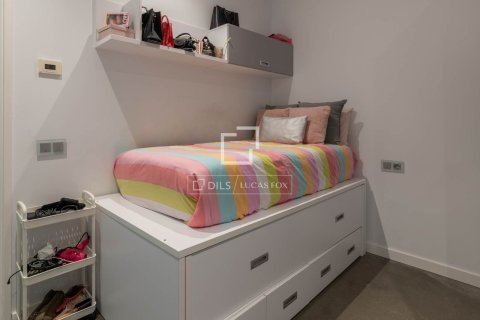 Huvila vuokrattavana Castelldefels, Barcelona, Espanja, 5 makuuhuonetta, 362 m2 No. 192871 - kuva 17