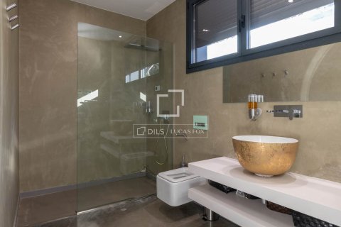 Huvila vuokrattavana Castelldefels, Barcelona, Espanja, 5 makuuhuonetta, 362 m2 No. 192871 - kuva 27