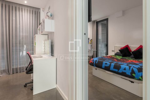 Huvila vuokrattavana Castelldefels, Barcelona, Espanja, 5 makuuhuonetta, 362 m2 No. 192871 - kuva 22