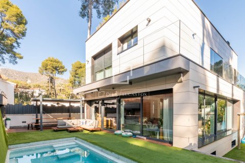 Huvila Castelldefels, Barcelona, Espanja 5 makuuhuonetta, 362 m2 No. 192871