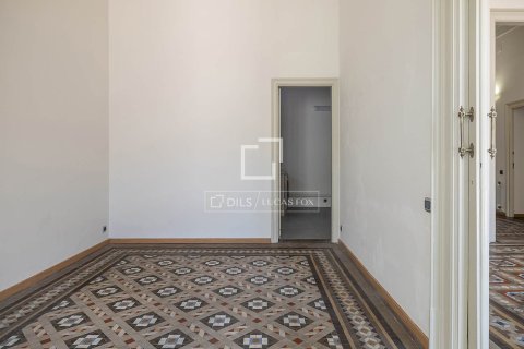 Huoneisto vuokrattavana Barcelona, Espanja, 3 makuuhuonetta, 167 m2 No. 192873 - kuva 18