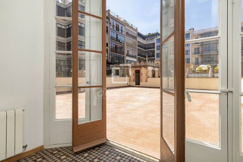 Huoneisto vuokrattavana Barcelona, Espanja, 3 makuuhuonetta, 167 m2 No. 192873 - kuva 17