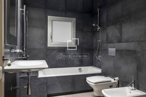 Huoneisto vuokrattavana Barcelona, Espanja, 3 makuuhuonetta, 167 m2 No. 192873 - kuva 27