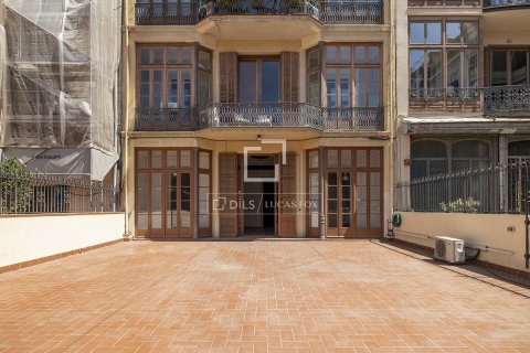 Huoneisto vuokrattavana Barcelona, Espanja, 3 makuuhuonetta, 167 m2 No. 192873 - kuva 2