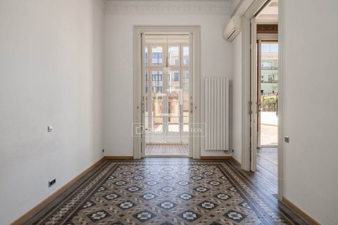 Huoneisto vuokrattavana Barcelona, Espanja, 3 makuuhuonetta, 167 m2 No. 192873 - kuva 6
