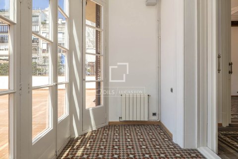 Huoneisto vuokrattavana Barcelona, Espanja, 3 makuuhuonetta, 167 m2 No. 192873 - kuva 8