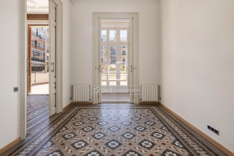 Huoneisto vuokrattavana Barcelona, Espanja, 3 makuuhuonetta, 167 m2 No. 192873 - kuva 15