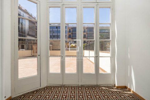 Huoneisto vuokrattavana Barcelona, Espanja, 3 makuuhuonetta, 167 m2 No. 192873 - kuva 16